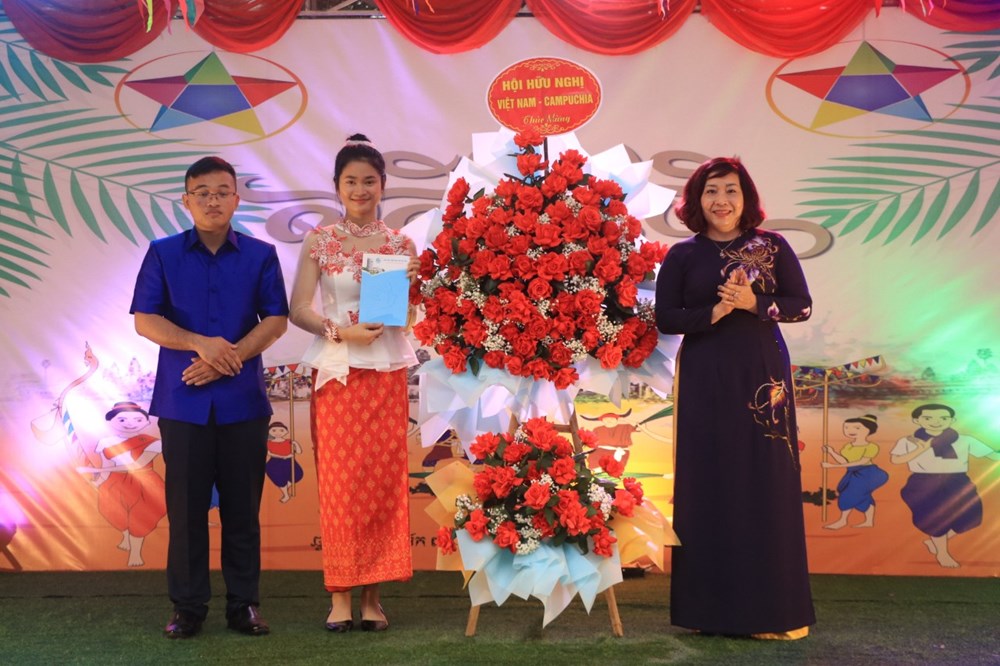 Chúc Tết và tham dự Lễ hội Chol Chnam Thmay tại trường Hữu nghị T80 - ảnh 4