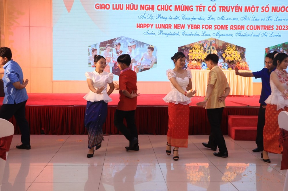 Hội Hữu nghị Việt Nam-Campuchia tham gia giao lưu hữu nghị chúc mừng Tết cổ truyền một số nước châu Á  - ảnh 4