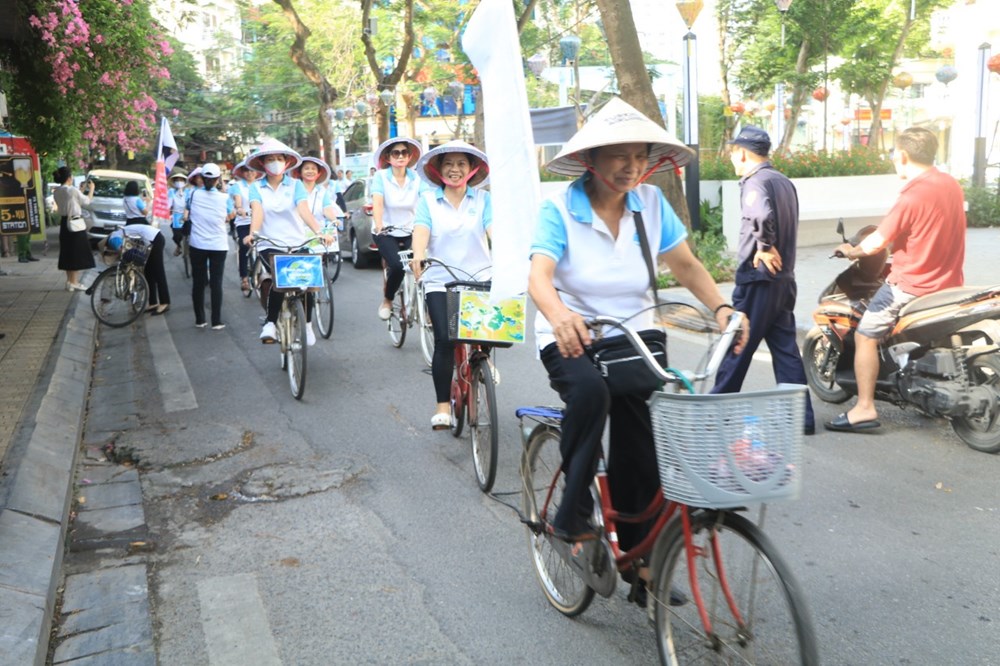 Hội LHPN quận Ba Đình: Hành động “bảo vệ môi trường”, “chống ô nhiễm nhựa” - ảnh 8