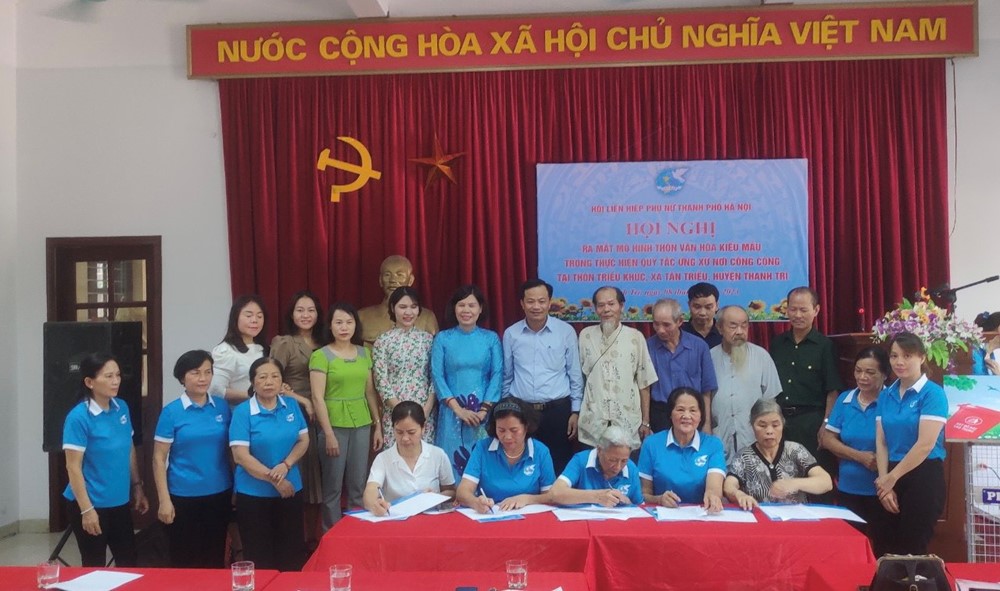 Hội LHPN huyện Thanh Trì: Tập huấn kỹ năng tuyên truyền quy tắc ứng xử nơi công cộng - ảnh 2