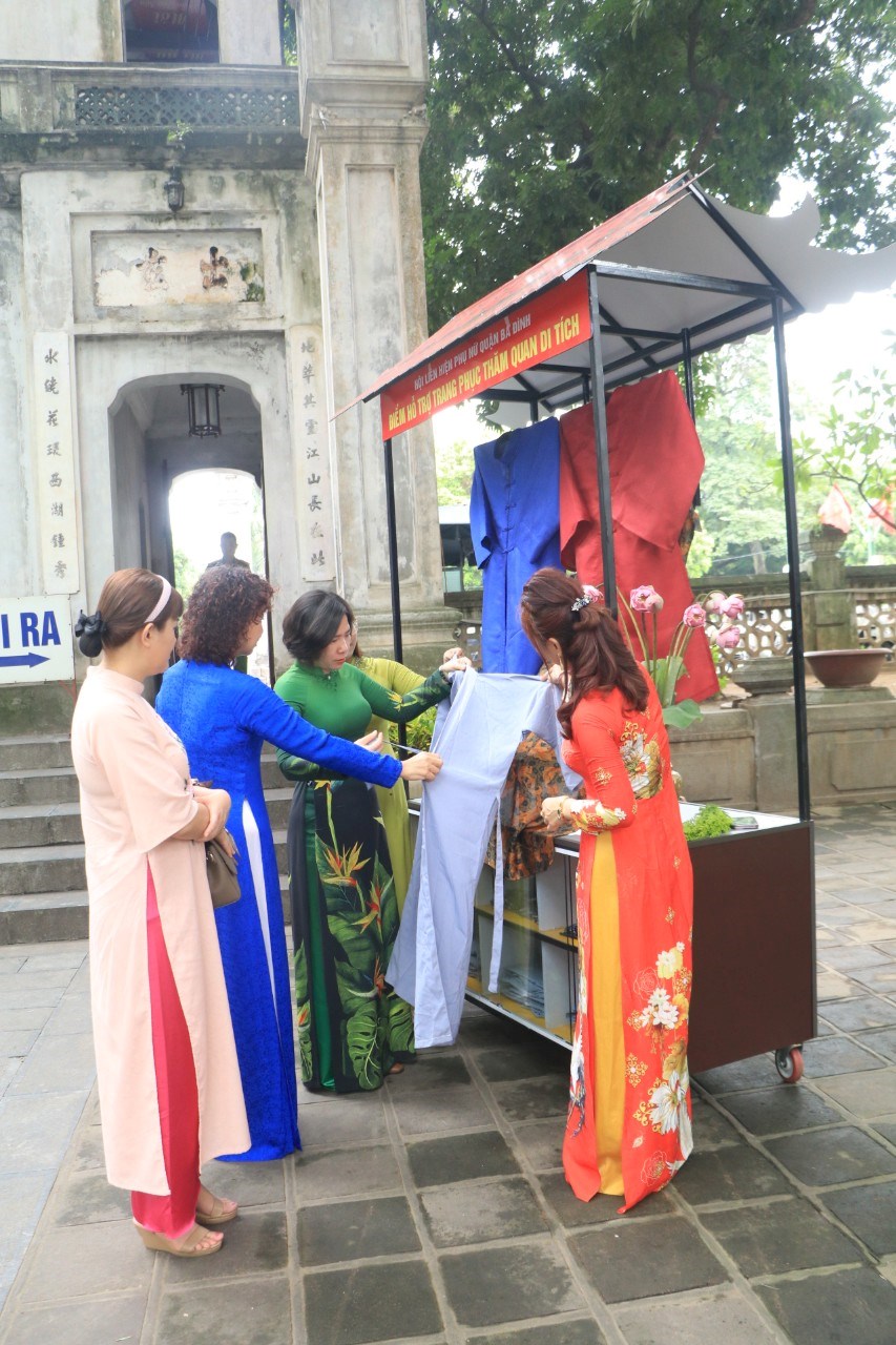 Hội LHPN quận Ba Đình: Phát động phụ nữ tham gia xây dựng di tích lịch sử văn hóa kiểu mẫu  - ảnh 5