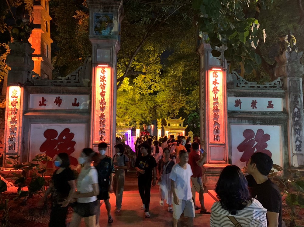 Hà Nội chào mừng Quốc khánh 2/9 với những nét rất riêng, sôi động nhưng sâu lắng - ảnh 8