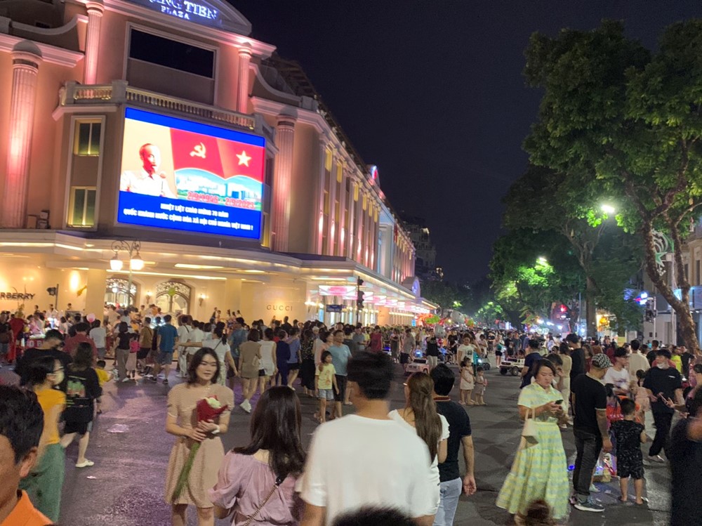 Hà Nội chào mừng Quốc khánh 2/9 với những nét rất riêng, sôi động nhưng sâu lắng - ảnh 10