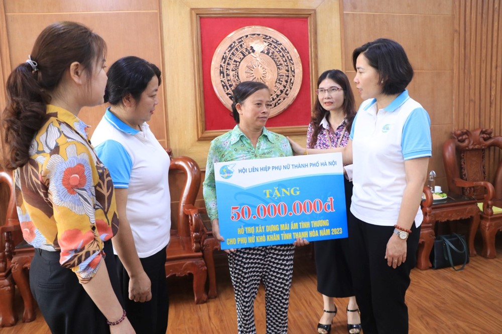 Hội LHPN Hà Nội: Trao đổi kinh nghiệm công tác Hội và tuyên truyền, phổ biến pháp luật tại Thanh Hóa - ảnh 3