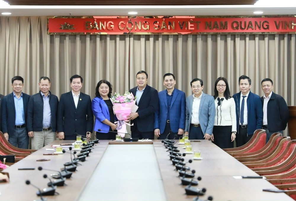 Phó Chủ tịch Thường trực Hội LHPN Hà Nội Nguyễn Thị Thu Thủy được giới thiệu để bầu giữ chức Phó Chủ tịch LĐLĐ Thành phố - ảnh 5