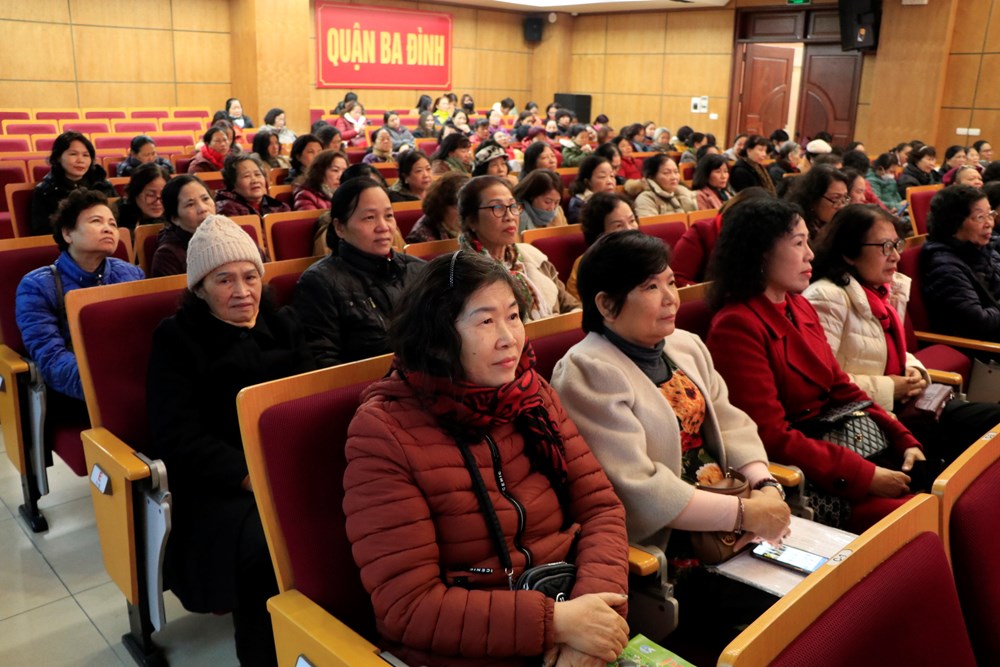 250 cán bộ, hội viên phụ nữ quận Ba Đình được truyền thông về Luật Cư trú và Luật Căn cước - ảnh 3