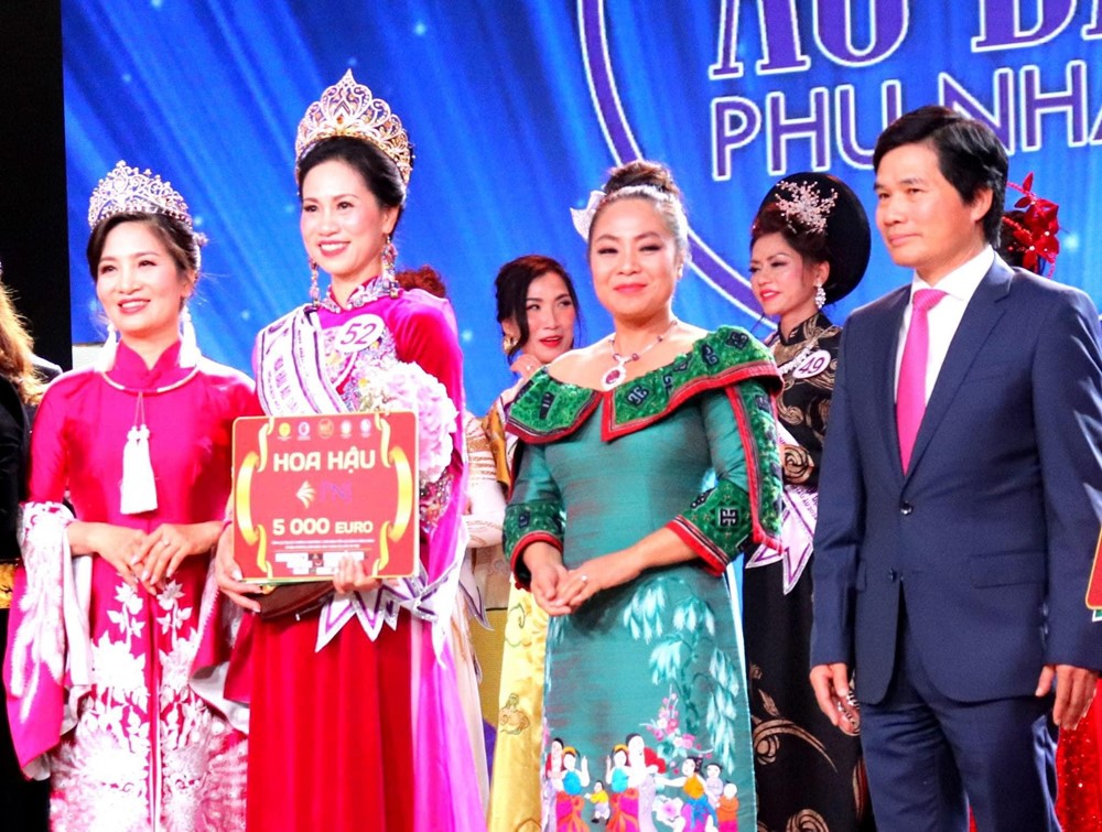 Hoa hậu Áo dài Phu nhân toàn châu Âu thuộc về người đẹp đến từ Anh và Ba Lan - ảnh 2