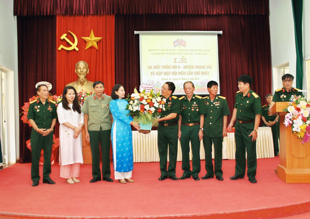 Ra mắt phân hội – Thanh Trì trực thuộc Chi hội Hữu nghị Mặt trận Tây Nam-Campuchia - ảnh 2