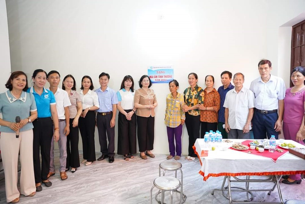 Hội LHPN Hà Nội bàn giao Mái ấm tình thương cho hội viên phụ nữ khó khăn huyện Ứng Hòa - ảnh 2