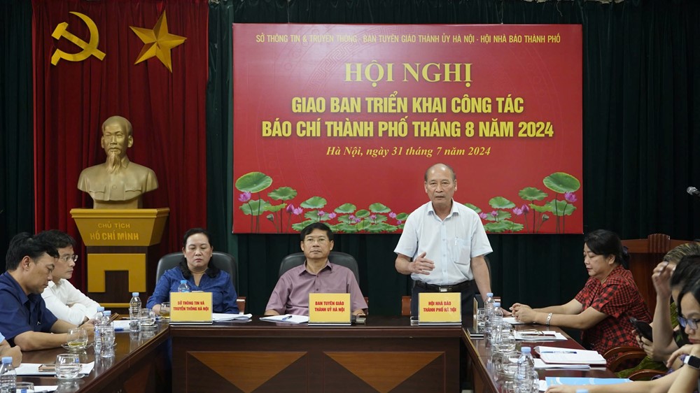 Các cơ quan báo chí đẩy mạnh tuyên truyền về công tác ứng phó thiên tai, bão lũ - ảnh 2