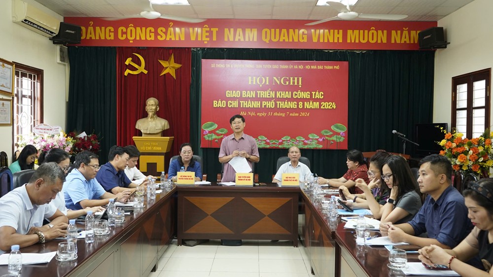 Các cơ quan báo chí đẩy mạnh tuyên truyền về công tác ứng phó thiên tai, bão lũ - ảnh 1
