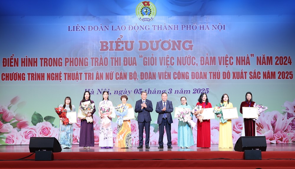 Liên đoàn lao động Thành phố biểu dương các điển hình “Giỏi việc nước, đảm việc nhà” - ảnh 1
