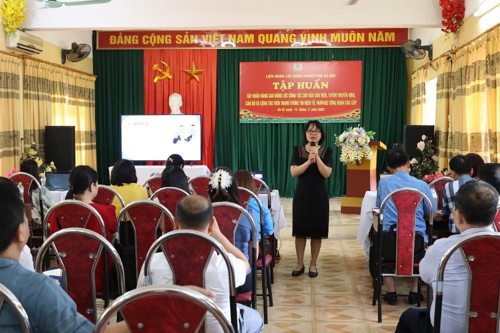 Tập huấn cho báo cáo viên, hưởng ứng phong trào “Bình dân học vụ số“ - ảnh 3