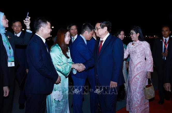 Thủ tướng Phạm Minh Chính tới Kuala Lumpur, bắt đầu thăm Malaysia và dự các Hội nghị cấp cao - ảnh 3