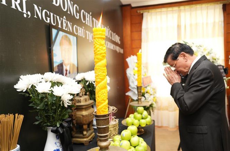 Đại sứ quán Việt Nam tại các nước tổ chức lễ viếng nguyên Chủ tịch nước Trần Đức Lương - ảnh 1
