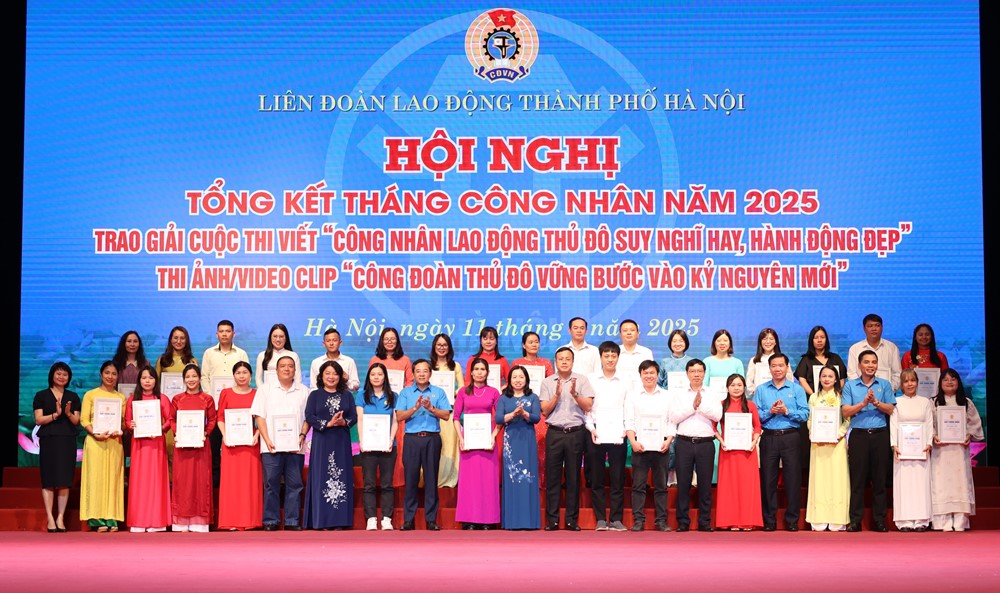 Báo Phụ nữ Thủ đô giành giải Ba cuộc thi viết về công nhân lao động - ảnh 1