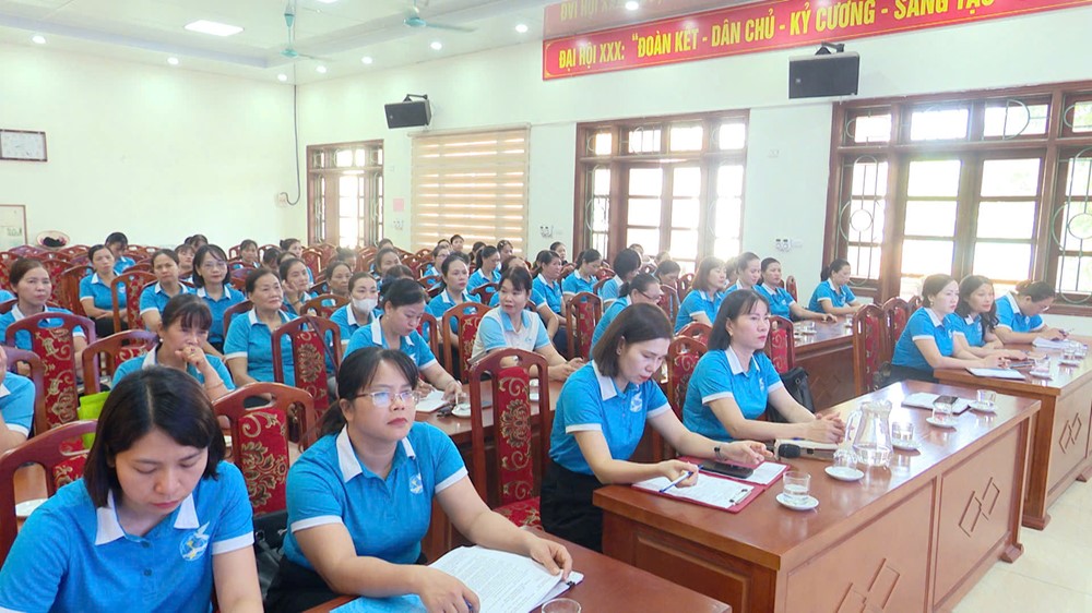 Hội LHPN xã Đông Anh: Tổ chức Hội nghị BCH lần thứ Nhất  - ảnh 3