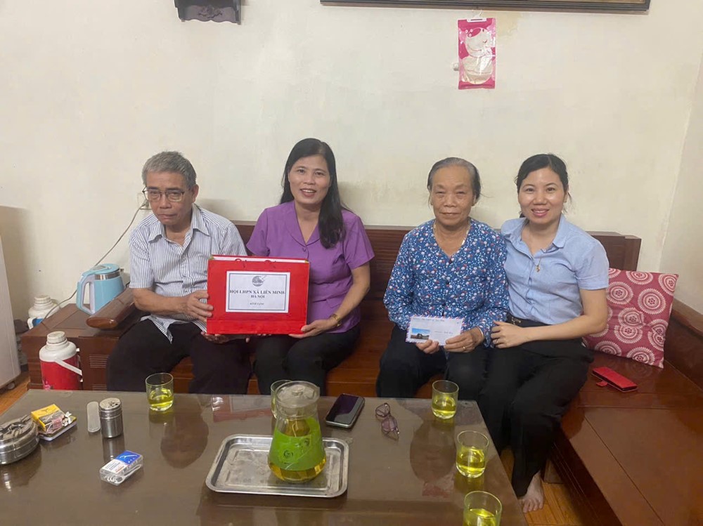 Nhiều hoạt động thiết thực kỷ niệm 78 năm Ngày Thương binh liệt sĩ - ảnh 4