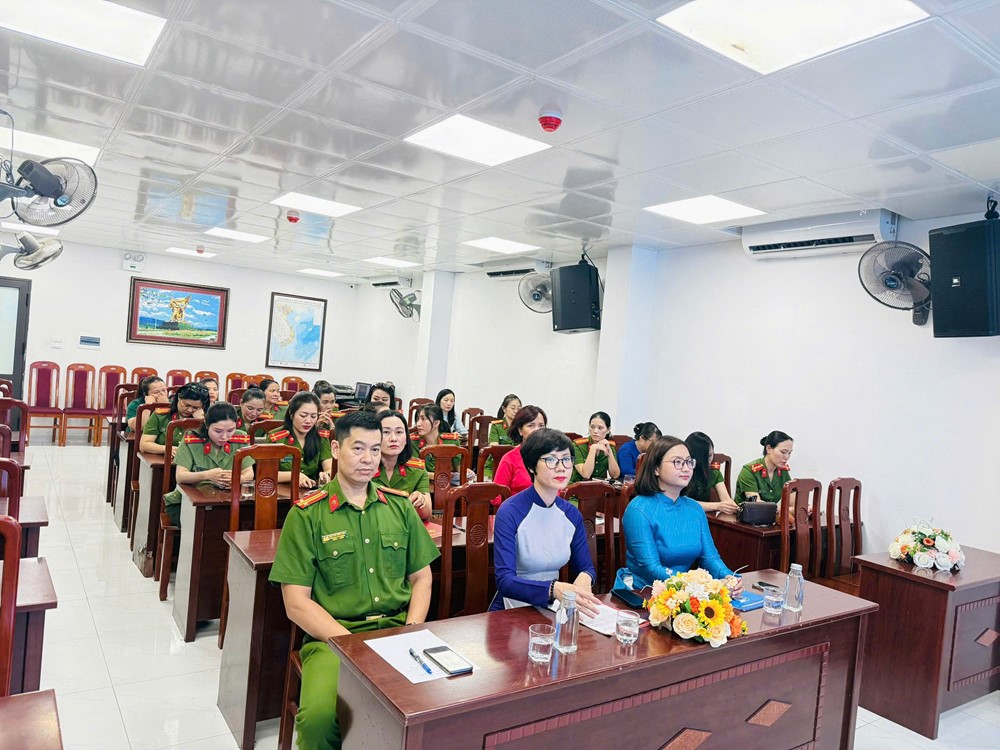 Ra mắt Chi hội phụ nữ Công an phường Ba Đình - ảnh 3