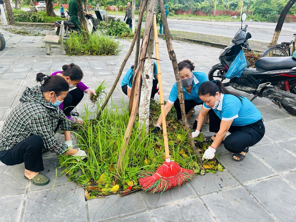 Mở đầu chuỗi hoạt động "Ngày cuối tuần xanh" tháng 8 của phụ nữ Đông Anh - ảnh 6