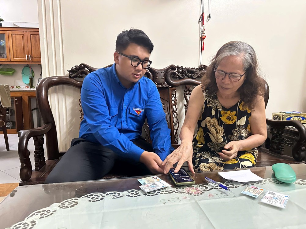 Chính quyền “vì dân, lấy nhân dân làm trung tâm phục vụ” - ảnh 3