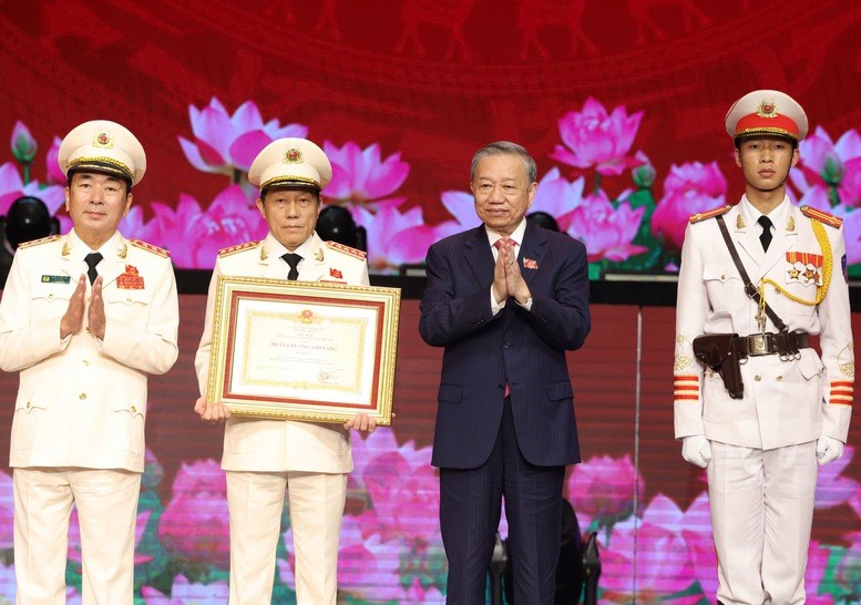 Diễn văn của Tổng Bí thư Tô Lâm tại Lễ kỷ niệm 80 năm Ngày Truyền thống CAND và 20 năm Ngày hội toàn dân bảo vệ ANTQ  - ảnh 6