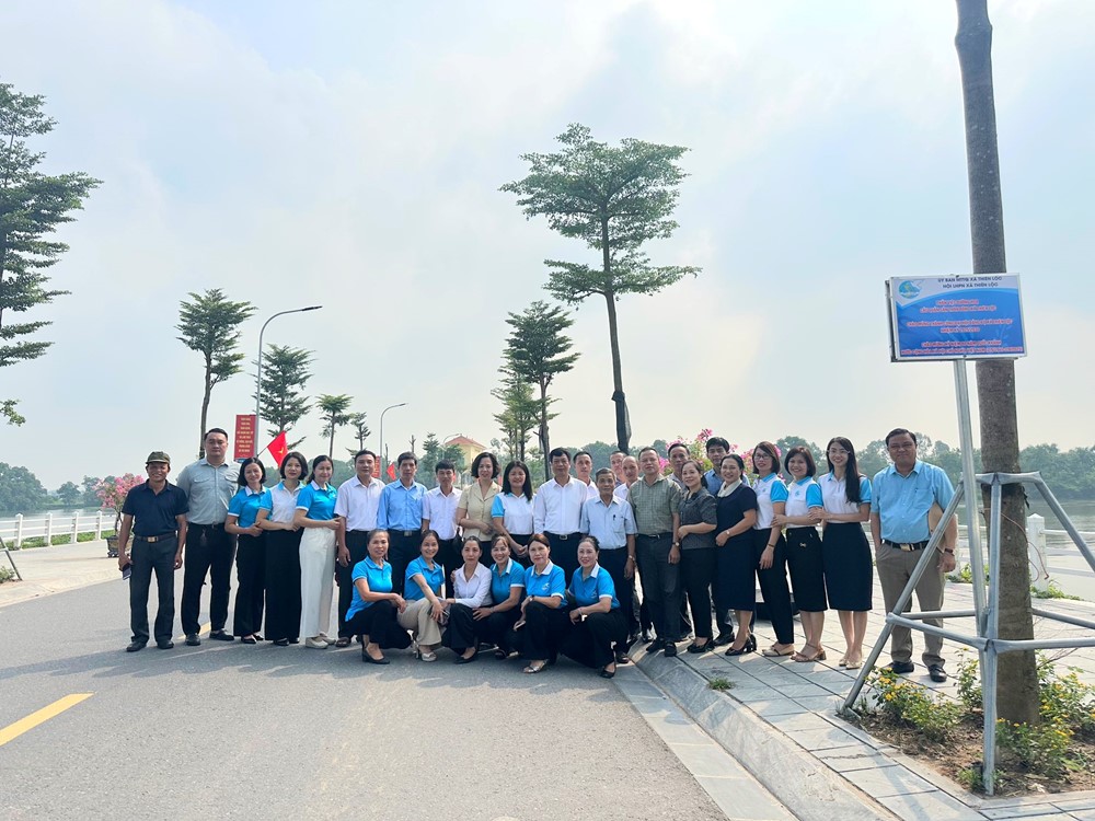 Gắn biển công trình, trao tặng phần việc chào mừng Đại lễ 2/9 và thành công Đại hội Đảng bộ xã Thiên Lộc - ảnh 2