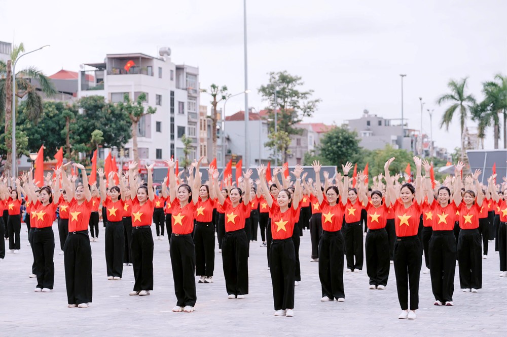 Lời chào Quốc khánh của cán bộ, hội viên phụ nữ xã Đông Anh - ảnh 13