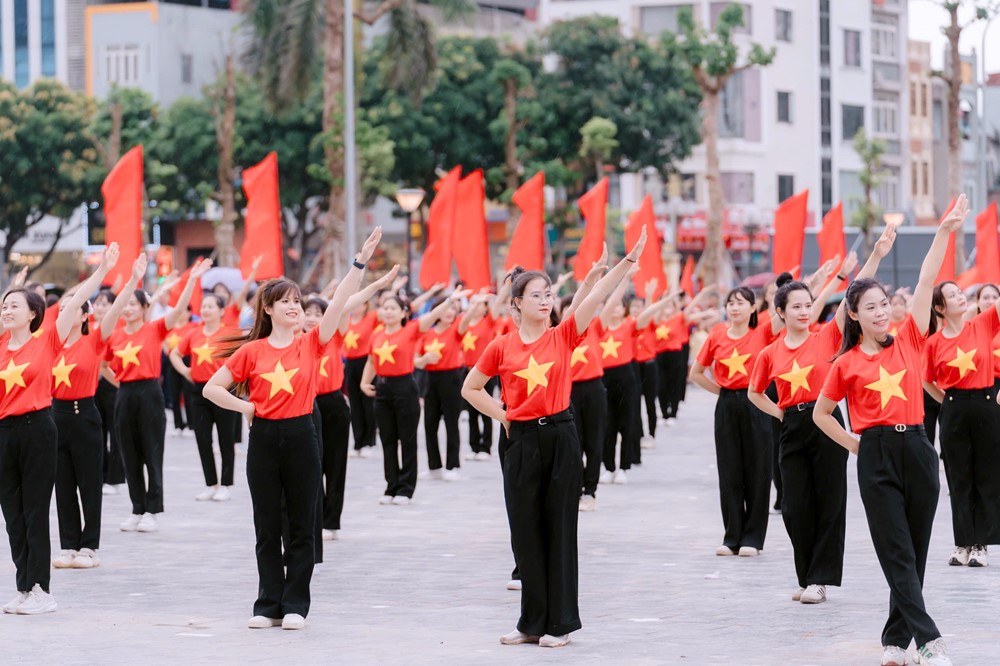 Lời chào Quốc khánh của cán bộ, hội viên phụ nữ xã Đông Anh - ảnh 15