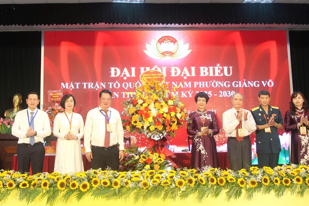 Bà Trần Thị Tố Tâm giữ chức Chủ tịch Ủy ban MTTQ Việt Nam phường Giảng Võ nhiệm kỳ 2025 - 2030. - ảnh 2