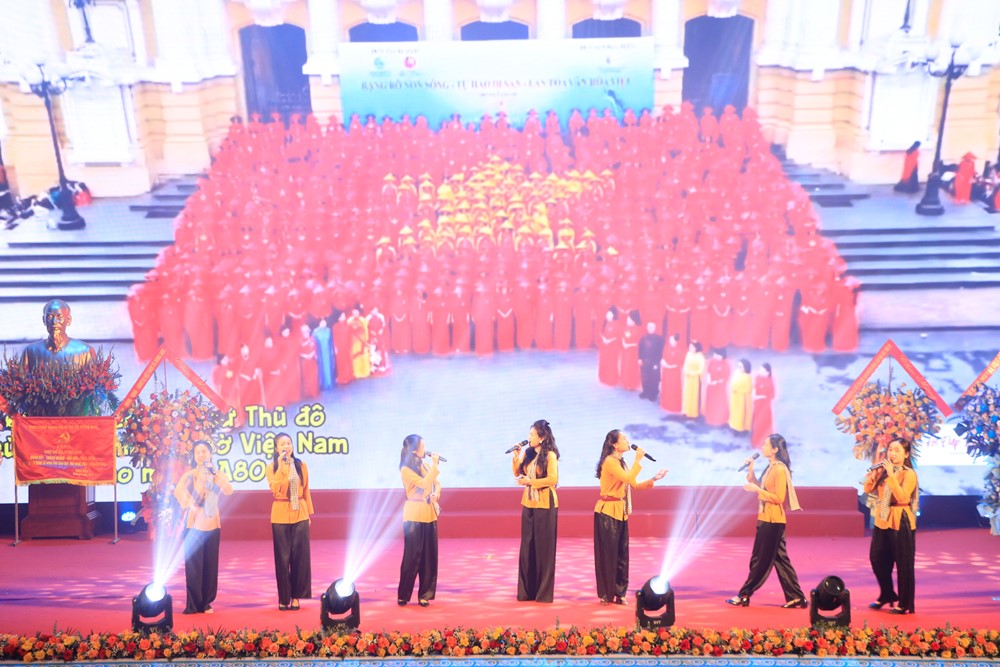 Hội LHPN xã Đông Anh phấn đấu trở thành điển hình, thí điểm mô hình mới trong tập hợp phụ nữ - ảnh 9
