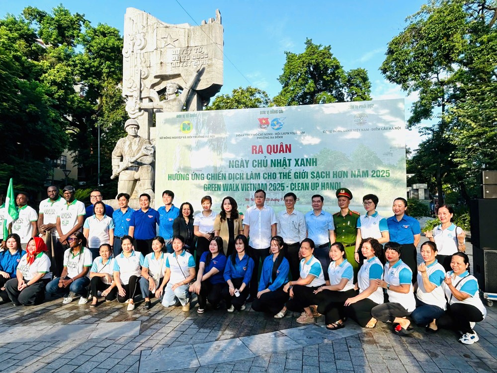 Hội LHPN phường Ba Đình: Phối hợp ra quân hưởng ứng Chiến dịch “Làm cho Thế giới sạch hơn” năm 2025 - ảnh 11