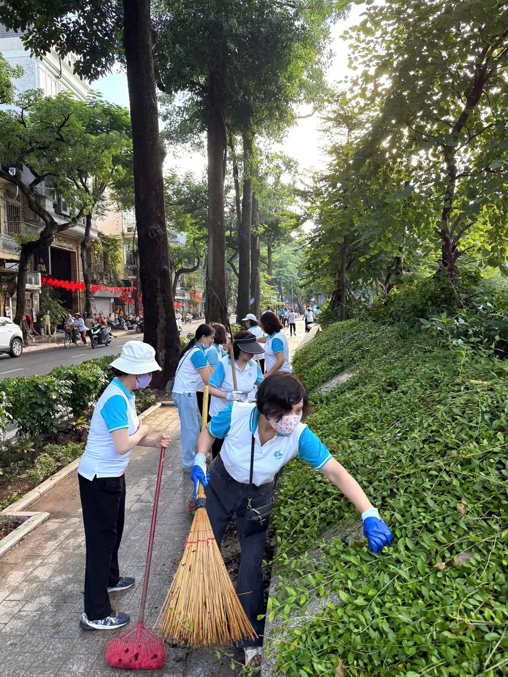 Hội LHPN phường Ba Đình: Phối hợp ra quân hưởng ứng Chiến dịch “Làm cho Thế giới sạch hơn” năm 2025 - ảnh 5