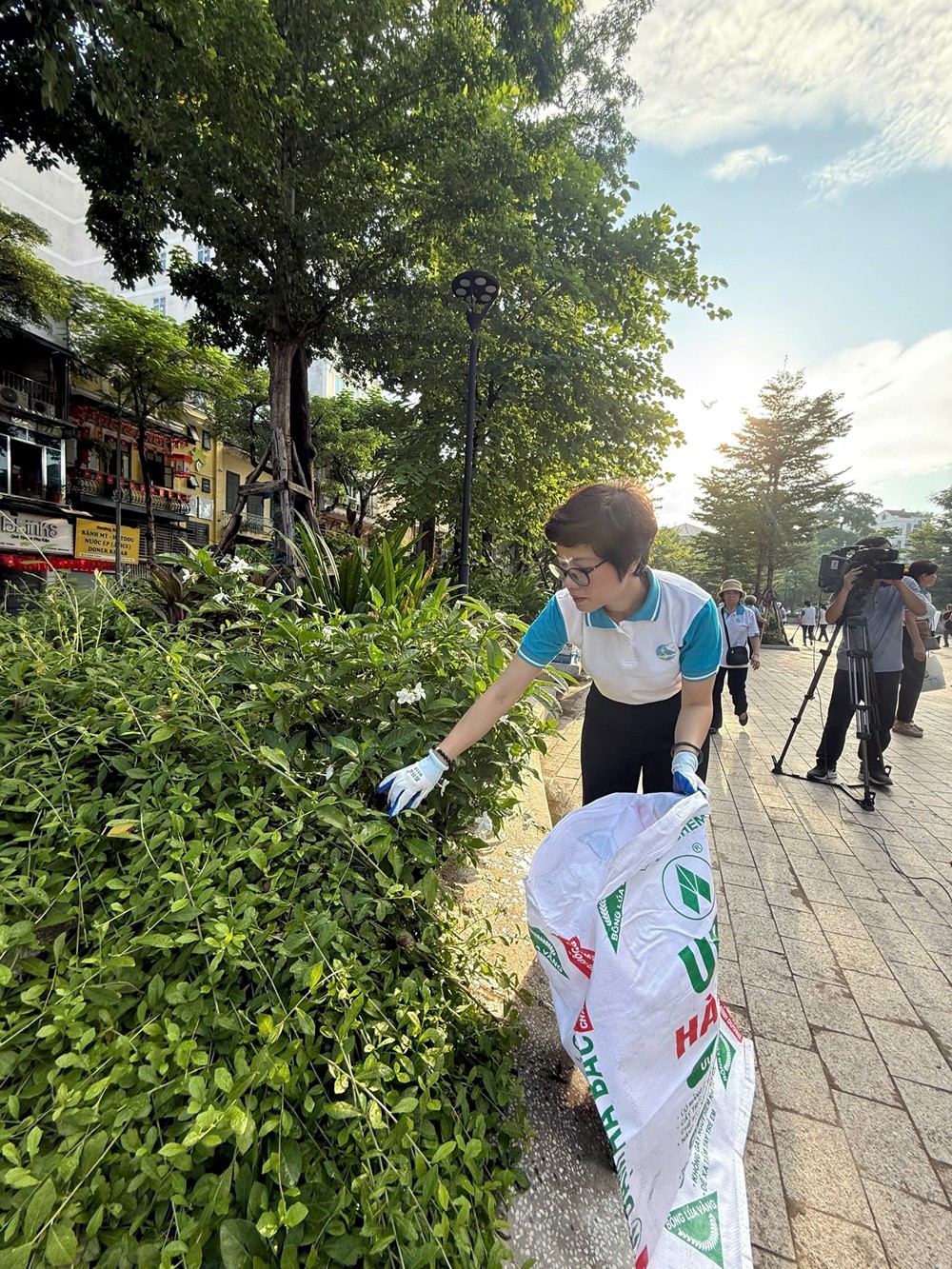 Hội LHPN phường Ba Đình: Phối hợp ra quân hưởng ứng Chiến dịch “Làm cho Thế giới sạch hơn” năm 2025 - ảnh 4
