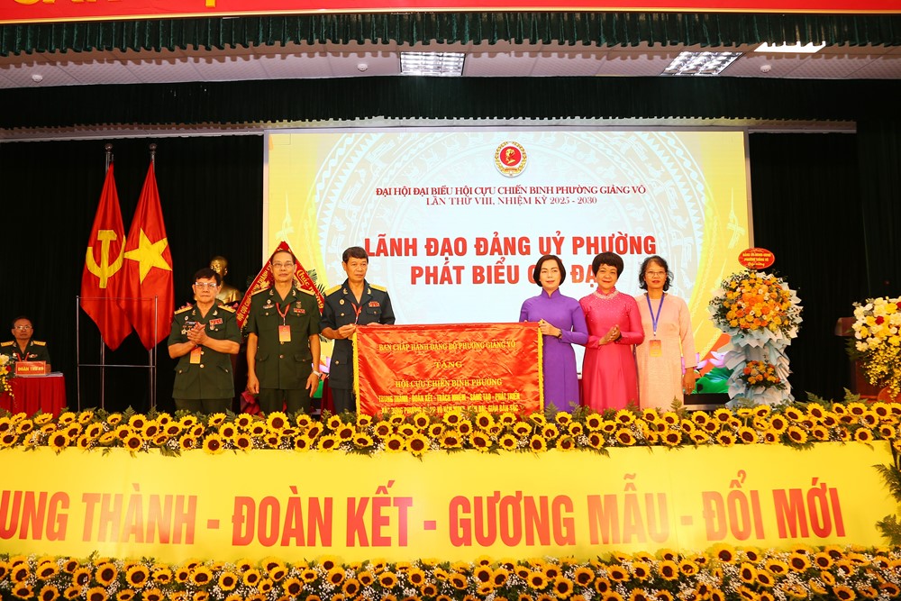 Hội Cựu chiến binh phường Giảng Võ: Đề cao vai trò gương mẫu của người bộ đội Cụ Hồ - ảnh 2