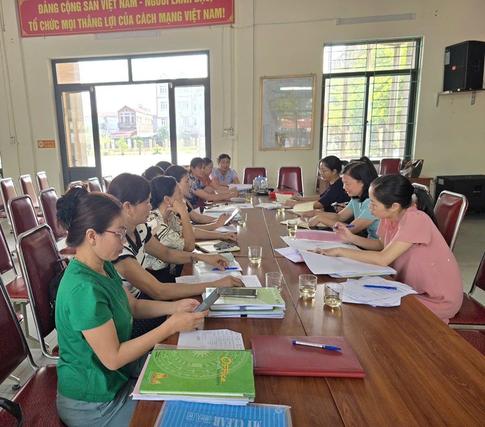 Hội LHPN xã Thư Lâm kiểm tra hoạt động vốn vay gắn với kiểm tra Điều lệ Hội - ảnh 1