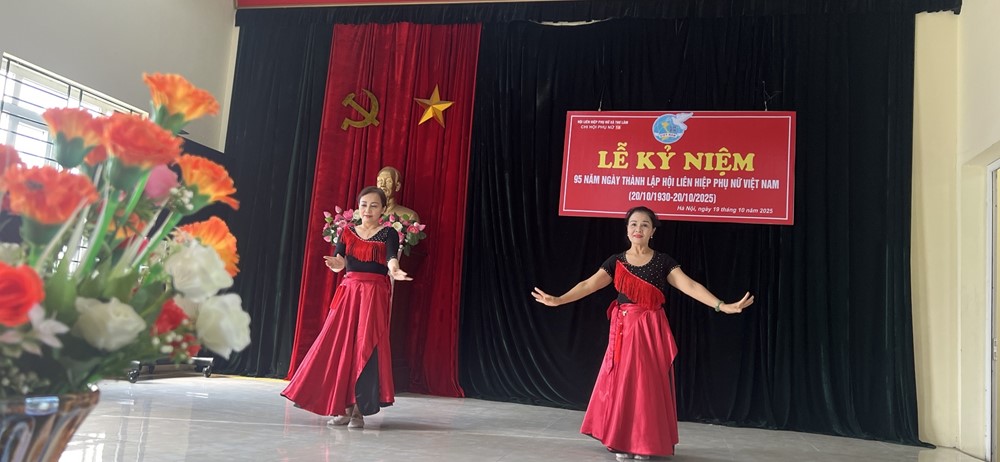 Sôi nổi hoạt động kỷ niệm ngày 20/10 của phụ nữ xã Thư Lâm - ảnh 6