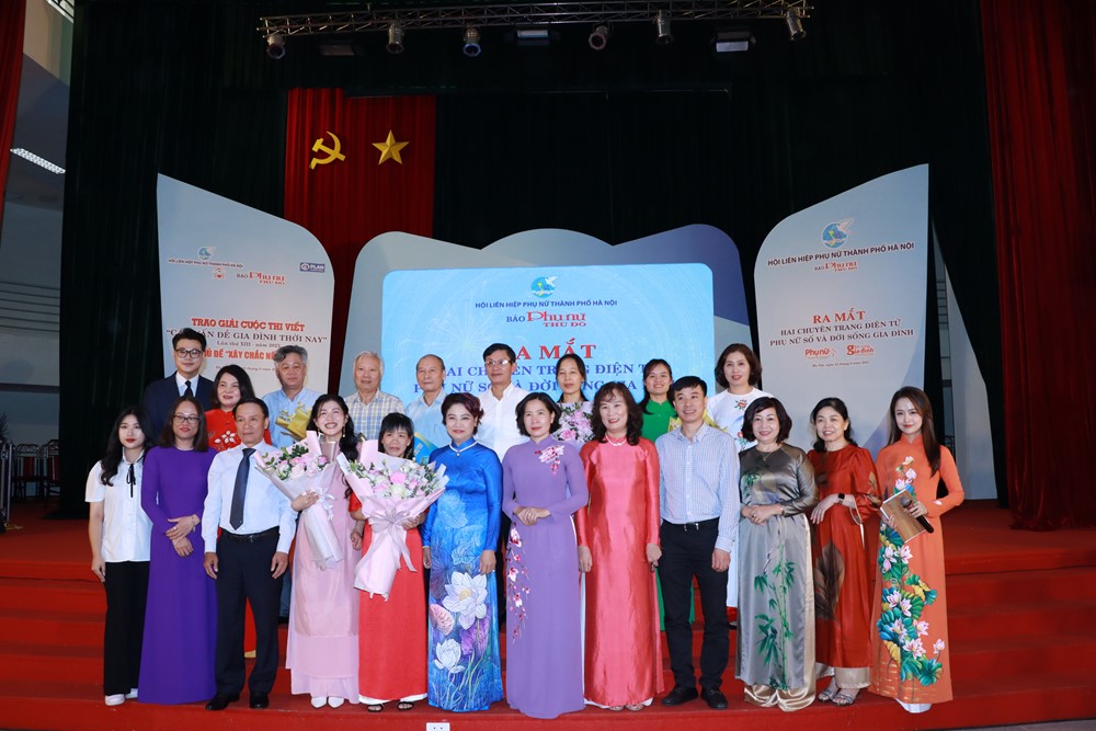 Tường thuật trực tiếp Chương trình ra mắt chuyên trang điện tử “Phụ nữ số” và “Đời sống gia đình”; Trao giải cuộc thi viết “Các vấn đề gia đình thời nay” lần thứ XIII - Năm 2023 - ảnh 2