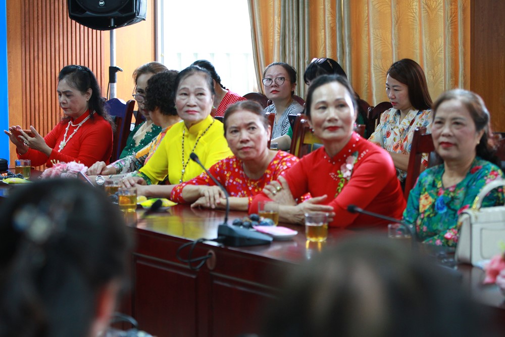 Trực tiếp Giao lưu gương điển hình tiên tiến “Phụ nữ Thủ đô Tự tin - Hội nhập - Kết nối thành công” năm 2025 - ảnh 10
