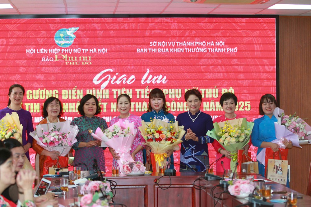 Trực tiếp Giao lưu gương điển hình tiên tiến “Phụ nữ Thủ đô Tự tin - Hội nhập - Kết nối thành công” năm 2025 - ảnh 23