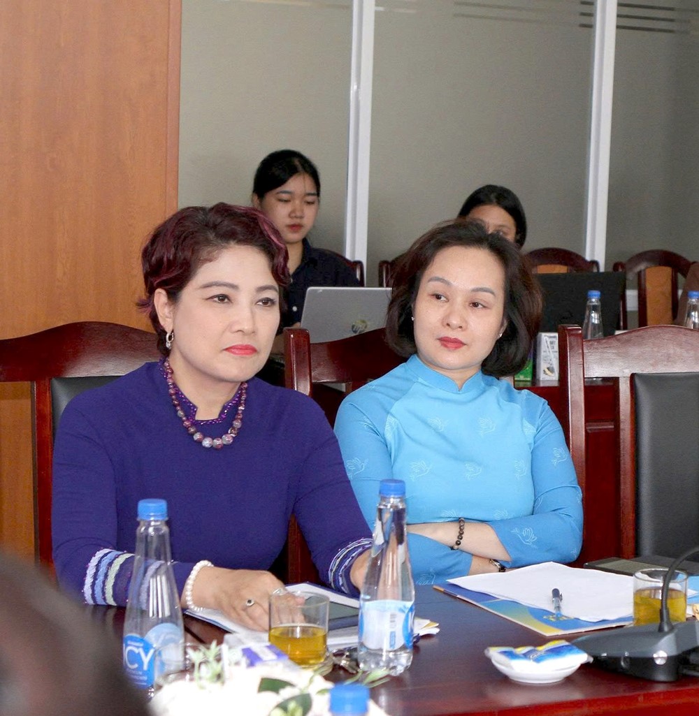 Trực tiếp Tọa đàm “Phát huy vai trò của phụ nữ Thủ đô trong xây dựng Đảng, xây dựng chính quyền, chuyển đổi số vững bước vào kỷ nguyên mới“ - ảnh 6