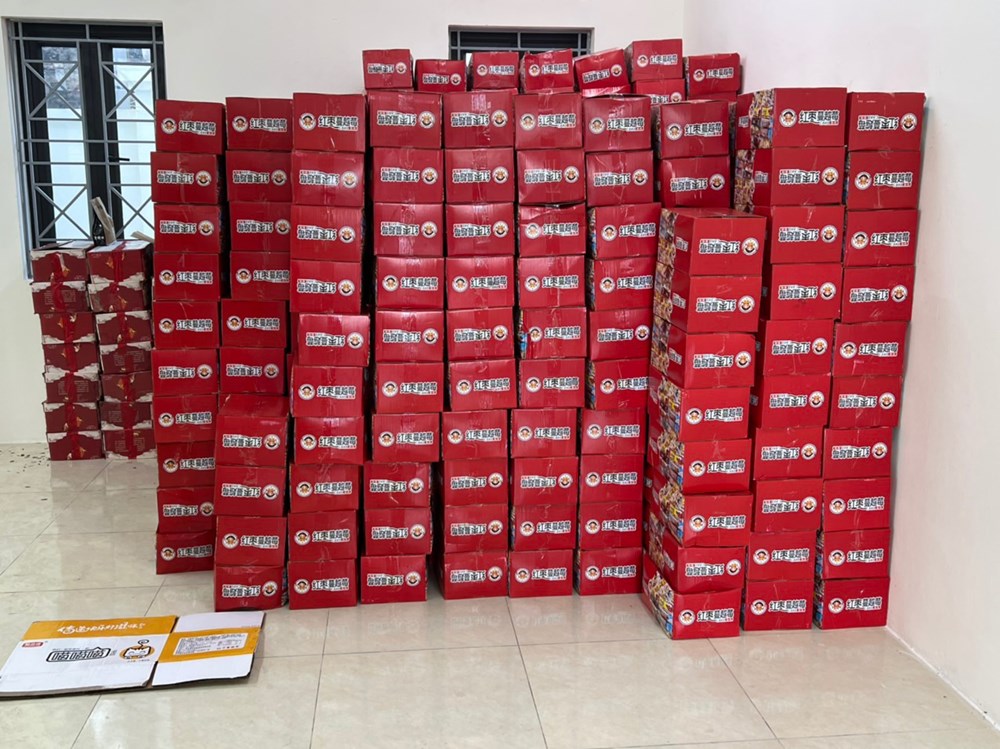 Tạm giữ hơn 1.000 thùng bánh nghi nhập lậu tại xã La Phù, Hoài Đức - ảnh 3