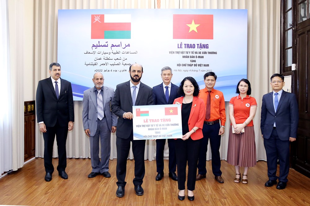 Hội Chữ thập đỏ Việt Nam: Tiếp nhận xe cứu thương và vật tư y tế do Vương quốc Hồi giáo Oman hỗ trợ - ảnh 1