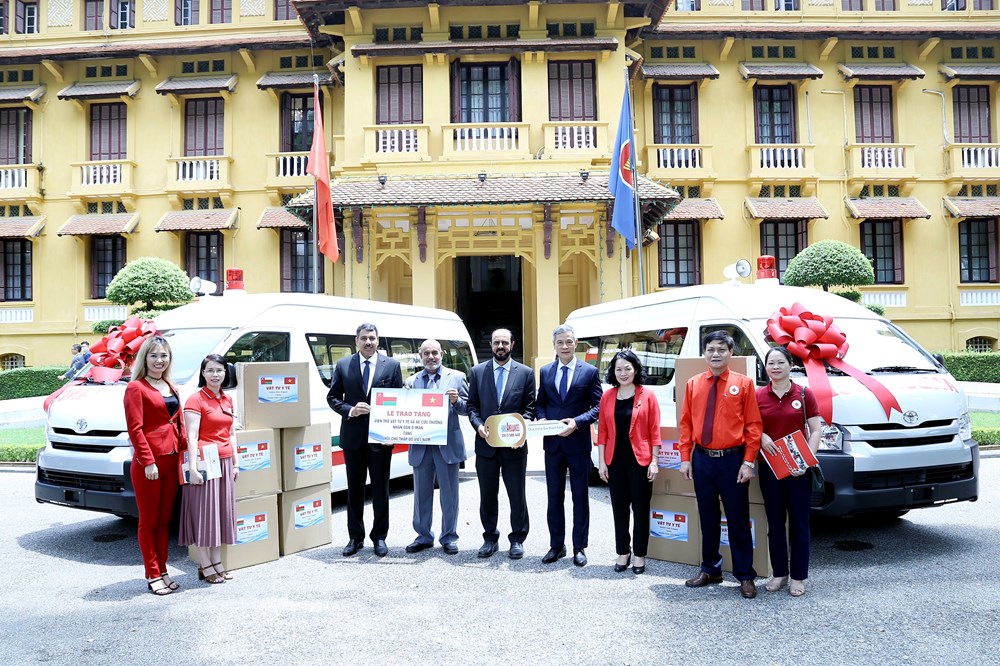 Hội Chữ thập đỏ Việt Nam: Tiếp nhận xe cứu thương và vật tư y tế do Vương quốc Hồi giáo Oman hỗ trợ - ảnh 2