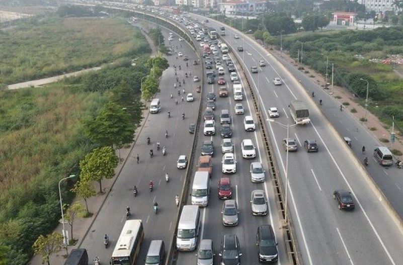 Xử lý nhiều trường hợp đi vào làn dừng xe khẩn cấp của đường cao tốc tuyến cầu Thanh Trì-Vành đai 3 - ảnh 1
