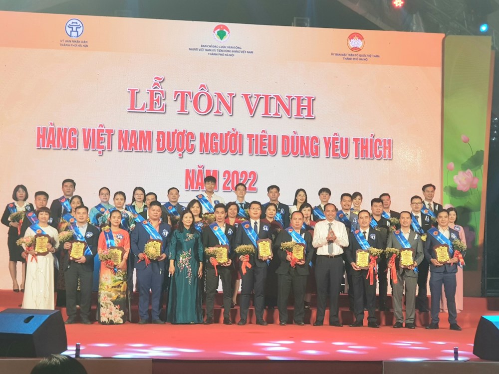 150 doanh nghiệp được vinh danh “Hàng Việt Nam được người tiêu dùng yêu thích” Hà Nội năm 2022 - ảnh 3
