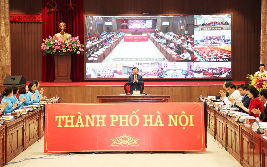 Hơn 15.000 đại biểu theo dõi Hội nghị đối thoại giữa Bí thư Thành ủy Hà Nội với phụ nữ Thủ đô - ảnh 1