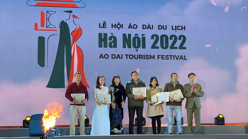 Lễ hội Áo dài du lịch Hà Nội 2022 thu hút hơn 30.000 lượt khách - ảnh 2
