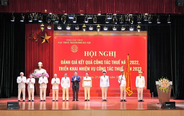 Cục Thuế TP Hà Nội: Đón nhận Huân chương Độc lập hạng Nhì - ảnh 1