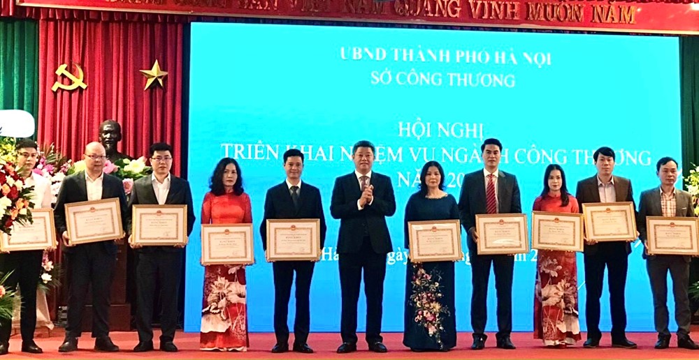 Sở Công Thương cần đảm bảo hàng hóa đầy đủ phục vụ nhân dân đón Tết  - ảnh 1